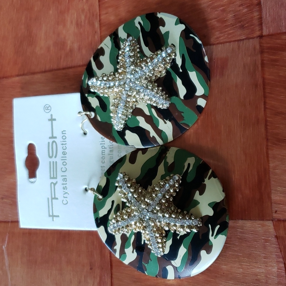 Fresh Crystal Collection Camo Starfish Earrings